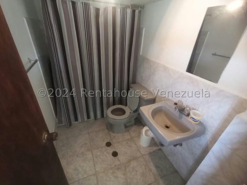 Casa (Multipes Niveles) en Venta en La Florida, Distrito Metropolitano - 102