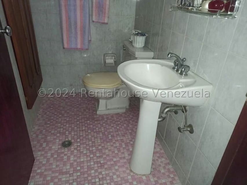 Casa (Multipes Niveles) en Venta en La Florida, Distrito Metropolitano - 21