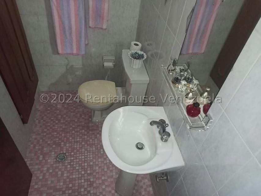 Casa (Multipes Niveles) en Venta en La Florida, Distrito Metropolitano - 22
