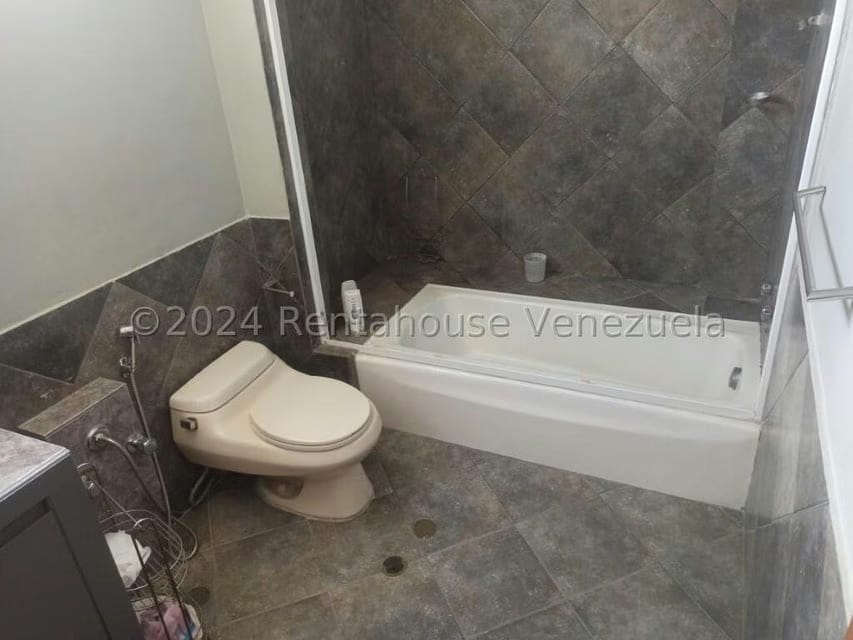 Casa (Multipes Niveles) en Venta en La Florida, Distrito Metropolitano - 51