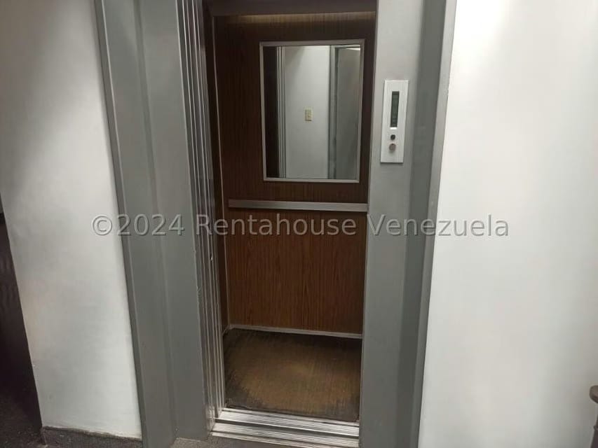 Casa (Multipes Niveles) en Venta en La Florida, Distrito Metropolitano - 7
