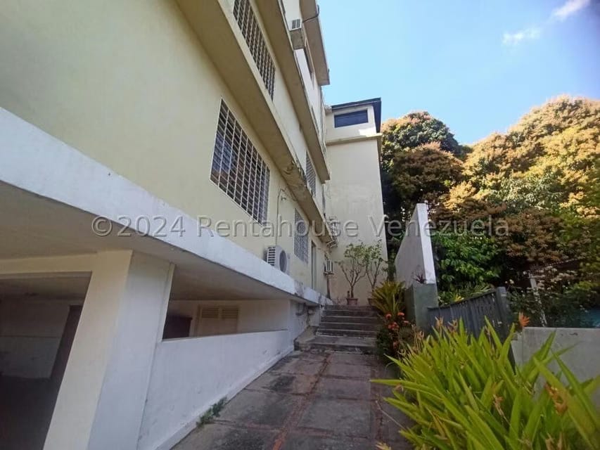 Casa (Multipes Niveles) en Venta en La Florida, Distrito Metropolitano - 100