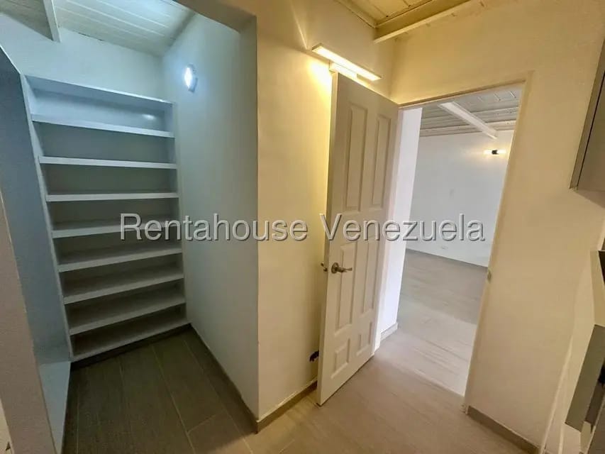 Apartamento (1 Nivel) en Alquiler en El Encantado, Distrito Metropolitano - 17