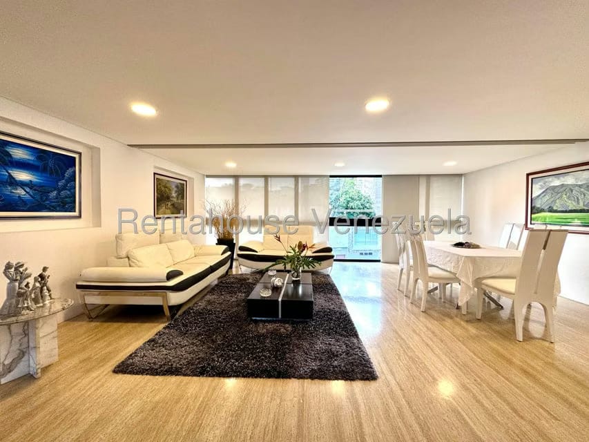 Casa (Multipes Niveles) en Venta en Los Naranjos del Cafetal, Distrito Metropolitano - 3
