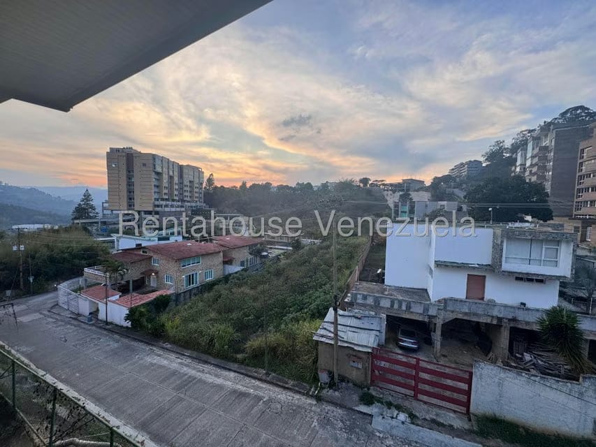 Casa (Multipes Niveles) en Venta en Los Naranjos del Cafetal, Distrito Metropolitano - 25