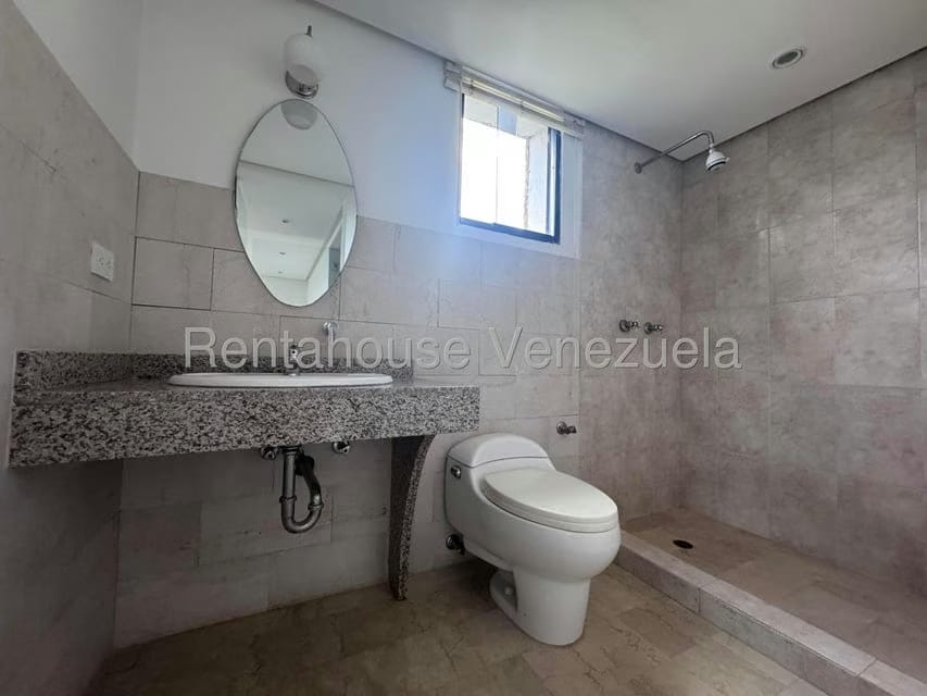 Casa (Multipes Niveles) en Venta en Los Naranjos del Cafetal, Distrito Metropolitano - 29