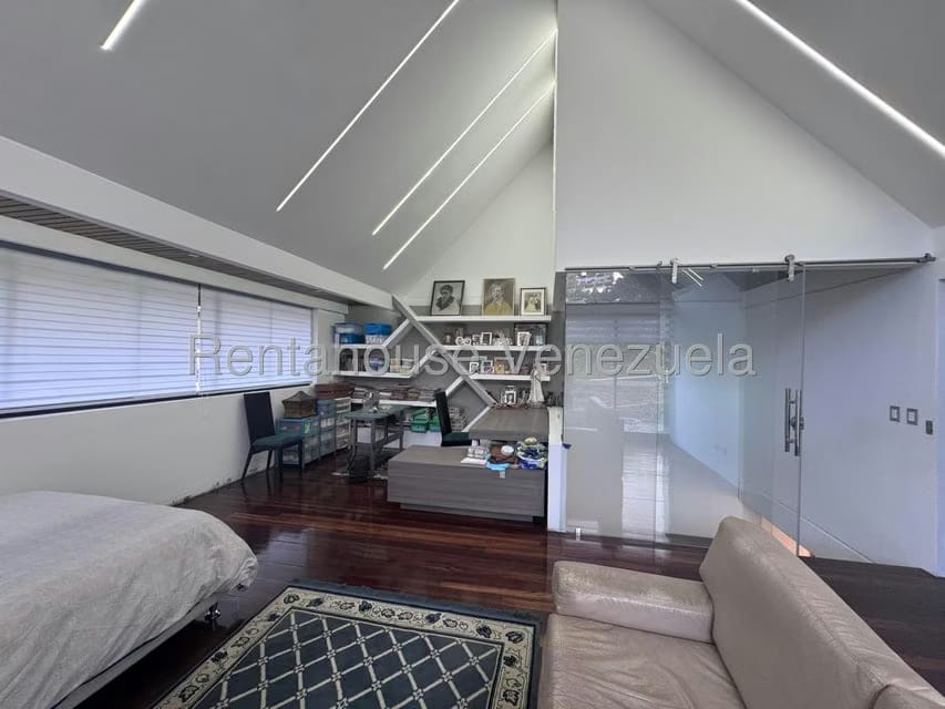 Casa (Multipes Niveles) en Venta en Los Naranjos del Cafetal, Distrito Metropolitano - 9