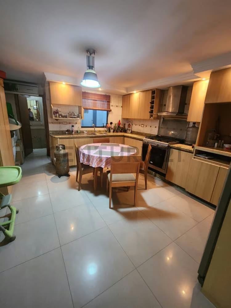VENTA DE TOWNHOUSE Urb. Tazajal, Res. Villa Florencia 1 - 16