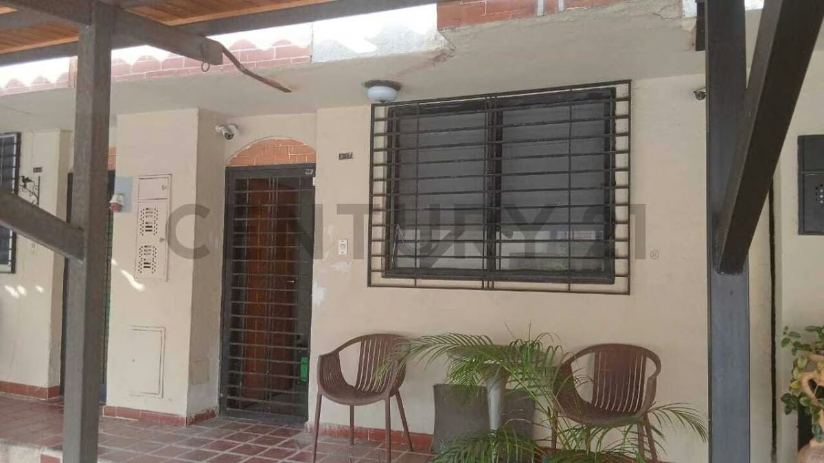 VENTA DE TOWNHOUSE Urb. Tazajal, Res. Villa Florencia 1 - 3