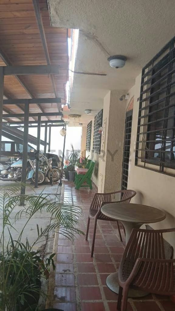 VENTA DE TOWNHOUSE Urb. Tazajal, Res. Villa Florencia 1 - 8