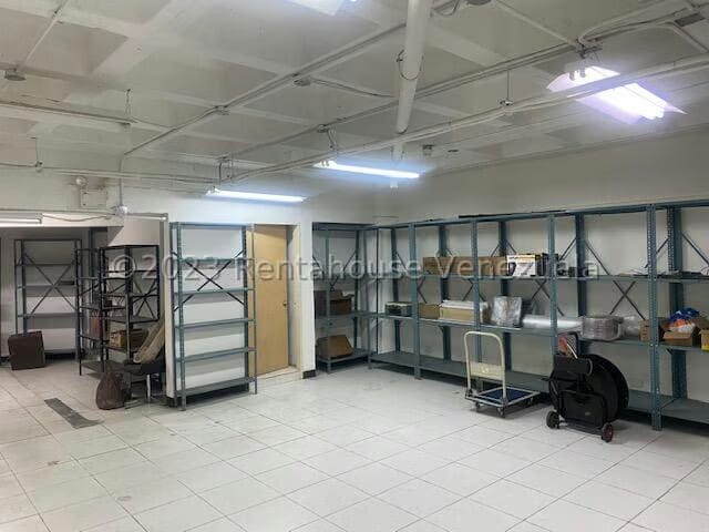 Comercial (Local Comercial) en Venta en Los Dos Caminos, Distrito Metropolitano - 11