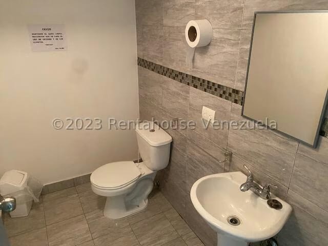 Comercial (Local Comercial) en Venta en Los Dos Caminos, Distrito Metropolitano - 14