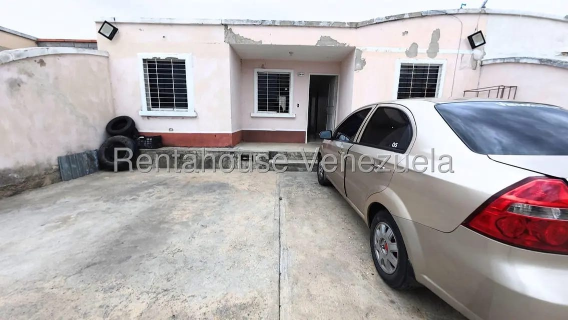 Casa (1 Nivel) en Venta en La Ensenada, Lara - 2