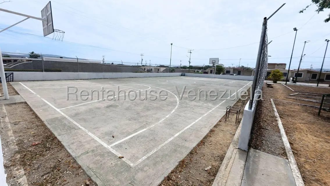 Casa (1 Nivel) en Venta en La Ensenada, Lara - 28