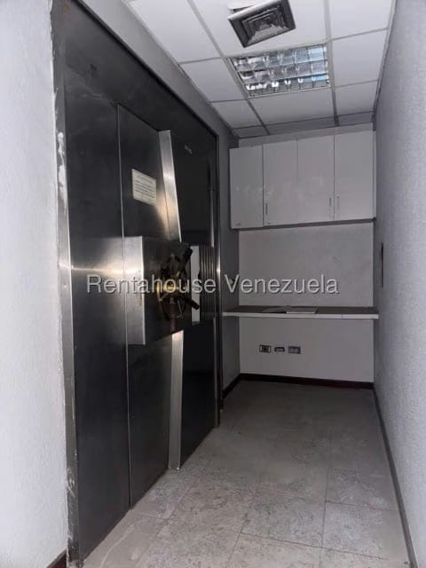 Comercial (Local Comercial) en Alquiler en Parque Central, Distrito Metropolitano - 23