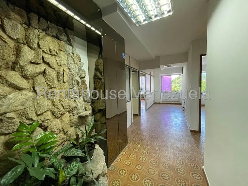 Comercial (Oficina) en Alquiler en Avenida 19 de Abril, Aragua