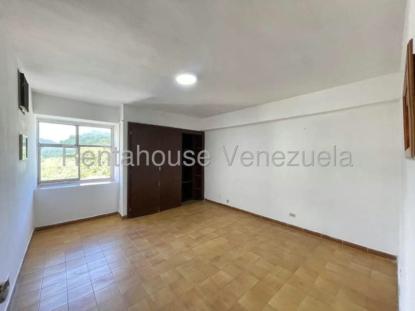 Comercial (Oficina) en Alquiler en Avenida 19 de Abril, Aragua - 11