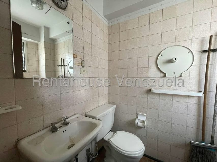 Comercial (Oficina) en Alquiler en Avenida 19 de Abril, Aragua - 12