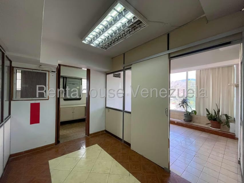 Comercial (Oficina) en Alquiler en Avenida 19 de Abril, Aragua - 23