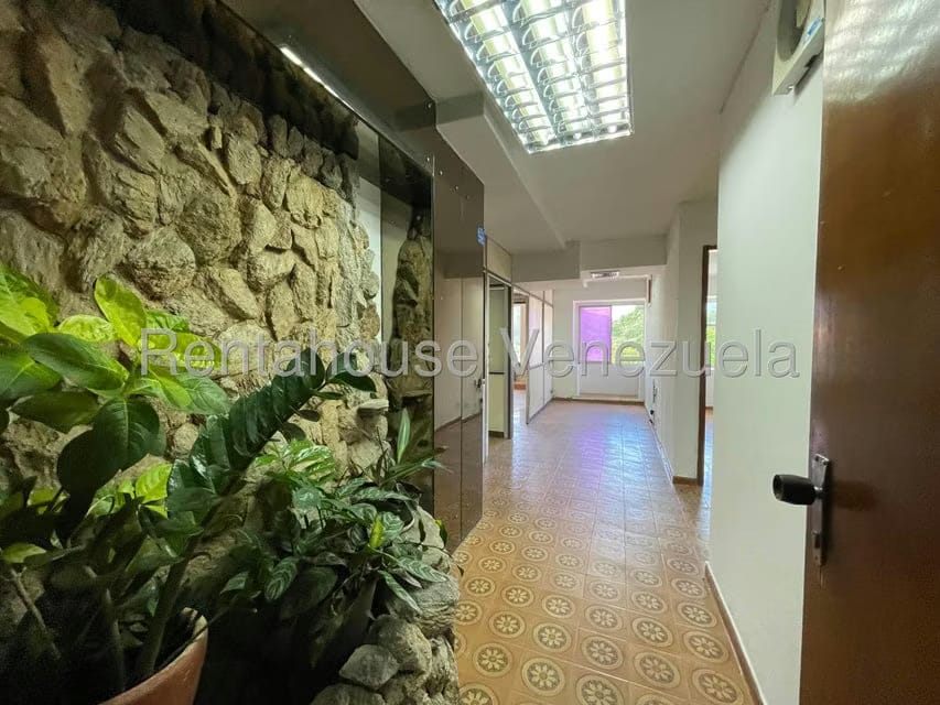 Comercial (Oficina) en Alquiler en Avenida 19 de Abril, Aragua - 4