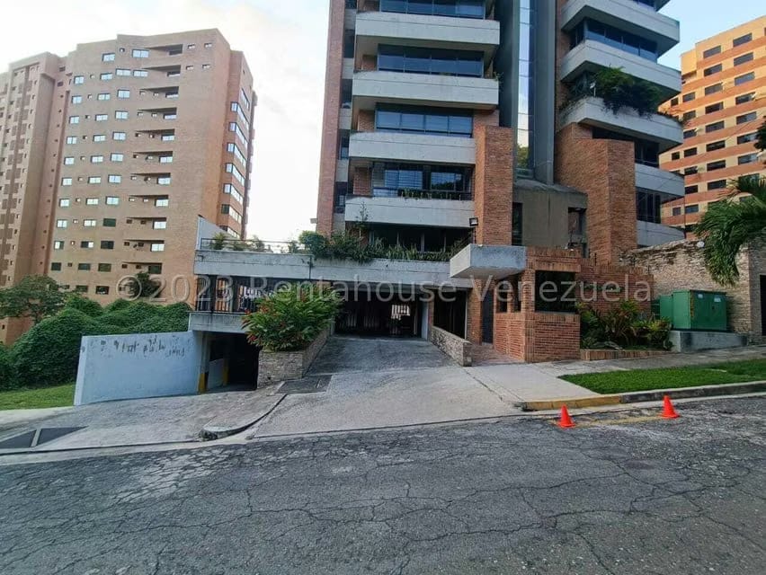 Apartamento (Penthouse) en Venta en La Trigaleña, Carabobo - 2