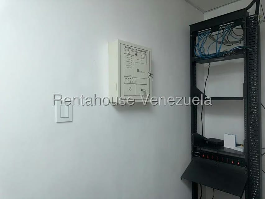 Comercial (Local Comercial) en Alquiler en Los Cortijos de Lourdes, Distrito Metropolitano - 27