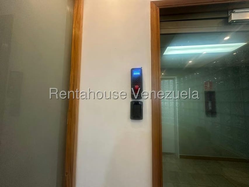 Comercial (Local Comercial) en Alquiler en Los Cortijos de Lourdes, Distrito Metropolitano - 4