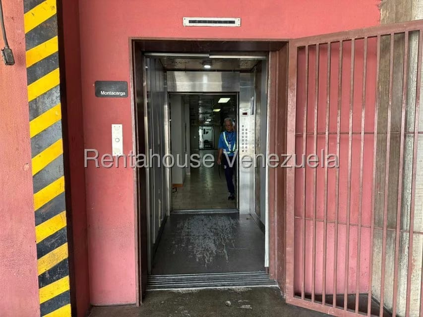 Comercial (Local Comercial) en Alquiler en Los Cortijos de Lourdes, Distrito Metropolitano - 31