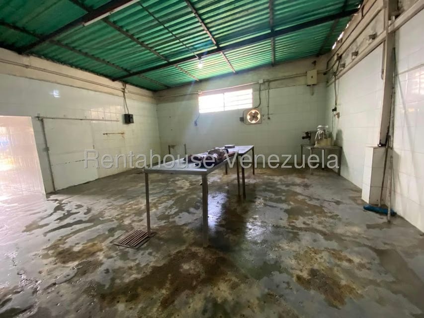 Comercial (Local Comercial) en Venta en La Raiza, Miranda - 12