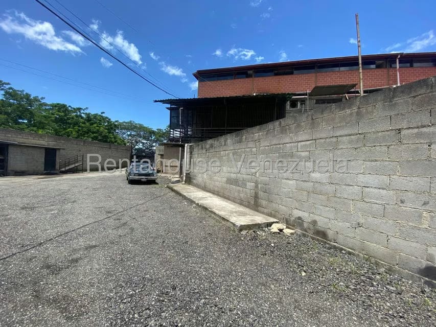 Comercial (Local Comercial) en Venta en La Raiza, Miranda - 3