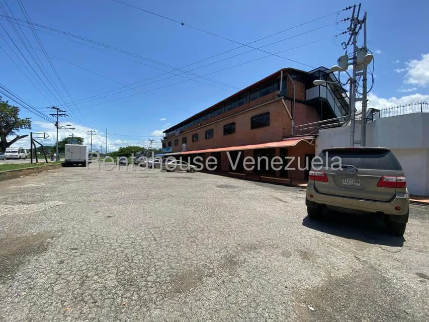 Comercial (Local Comercial) en Venta en La Raiza, Miranda - 23
