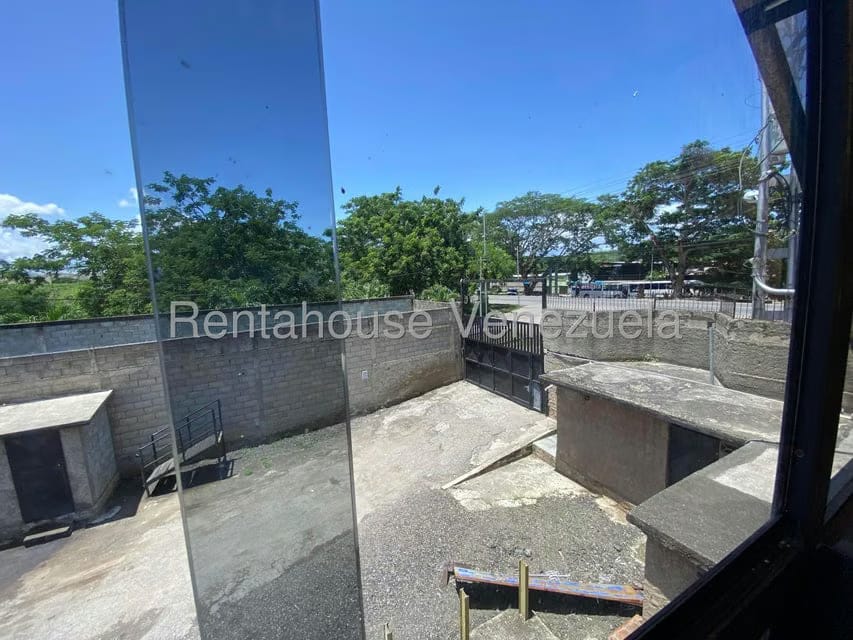 Comercial (Local Comercial) en Venta en La Raiza, Miranda - 29