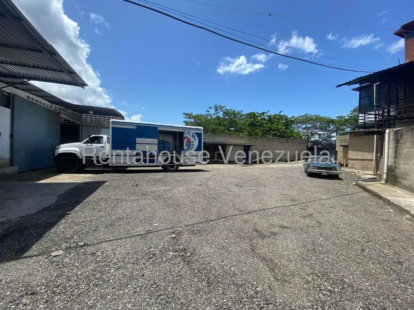 Comercial (Local Comercial) en Venta en La Raiza, Miranda - 4