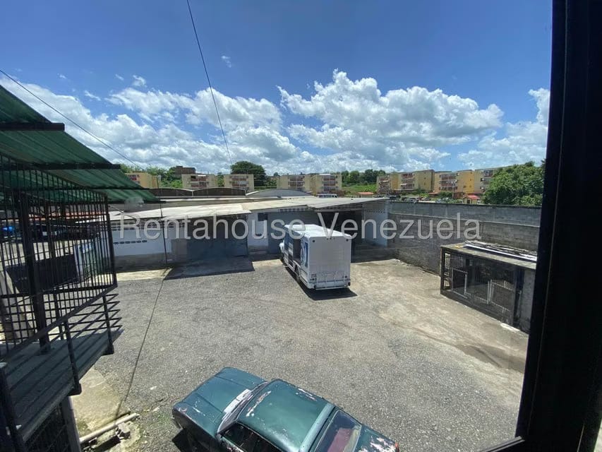 Comercial (Local Comercial) en Venta en La Raiza, Miranda - 31