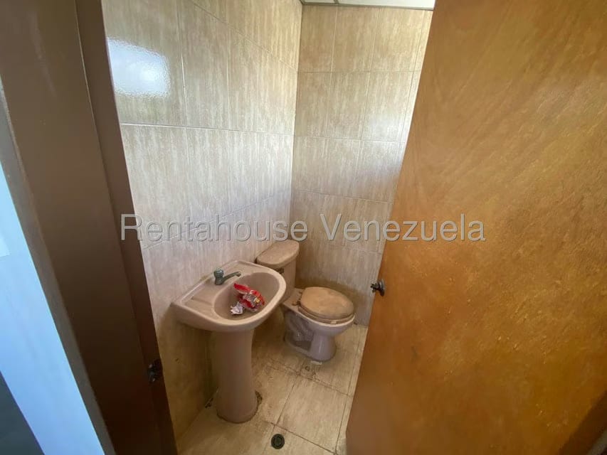 Comercial (Local Comercial) en Venta en La Raiza, Miranda - 37