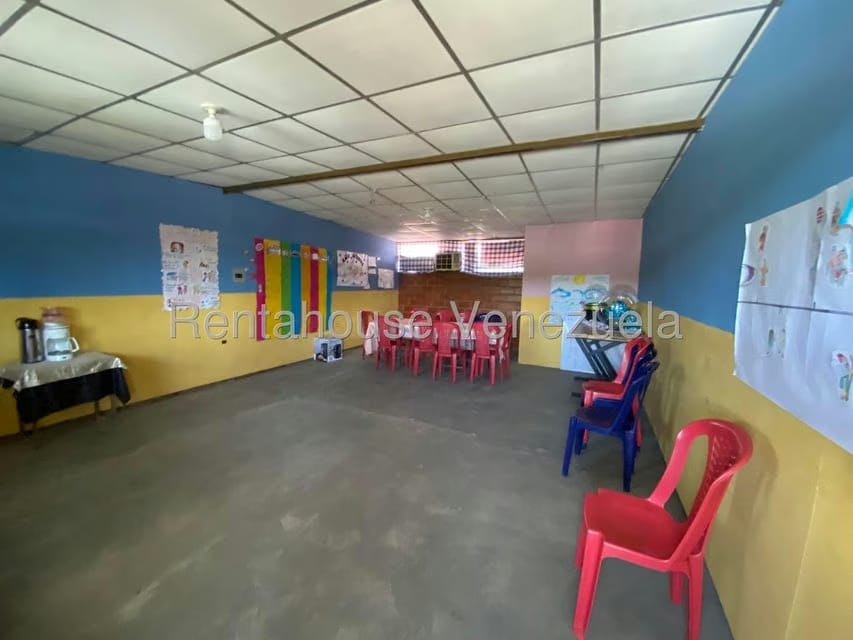 Comercial (Local Comercial) en Venta en La Raiza, Miranda - 43