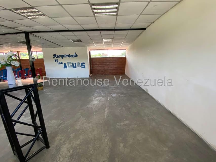 Comercial (Local Comercial) en Venta en La Raiza, Miranda - 45