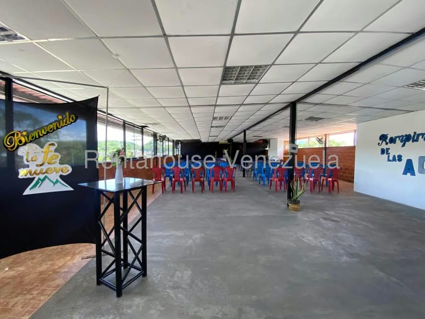 Comercial (Local Comercial) en Venta en La Raiza, Miranda - 46