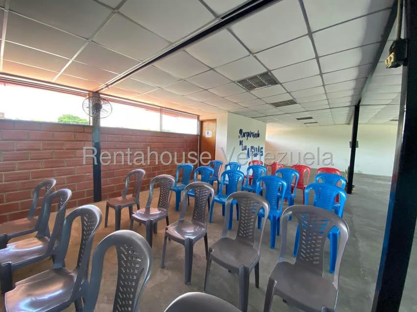 Comercial (Local Comercial) en Venta en La Raiza, Miranda - 51
