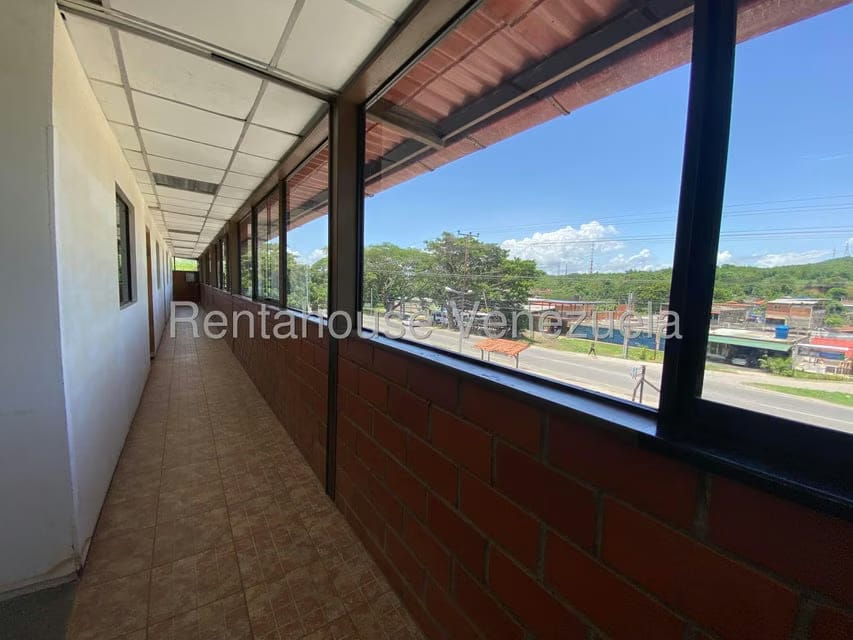 Comercial (Local Comercial) en Venta en La Raiza, Miranda - 54