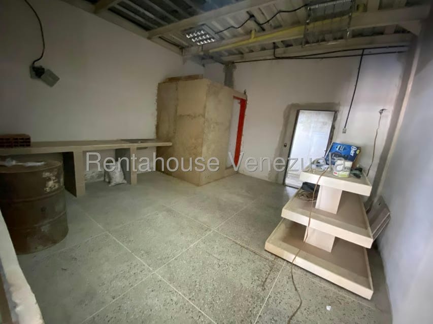 Comercial (Local Comercial) en Venta en La Raiza, Miranda - 74