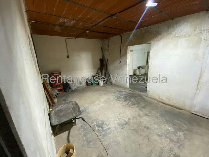 Comercial (Local Comercial) en Venta en La Raiza, Miranda - 77