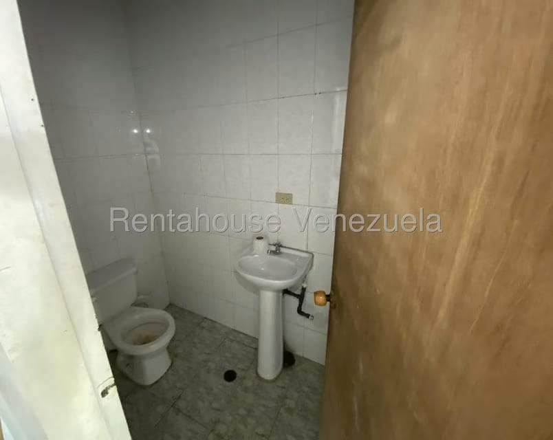 Comercial (Local Comercial) en Venta en La Raiza, Miranda - 81
