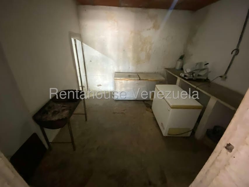 Comercial (Local Comercial) en Venta en La Raiza, Miranda - 82