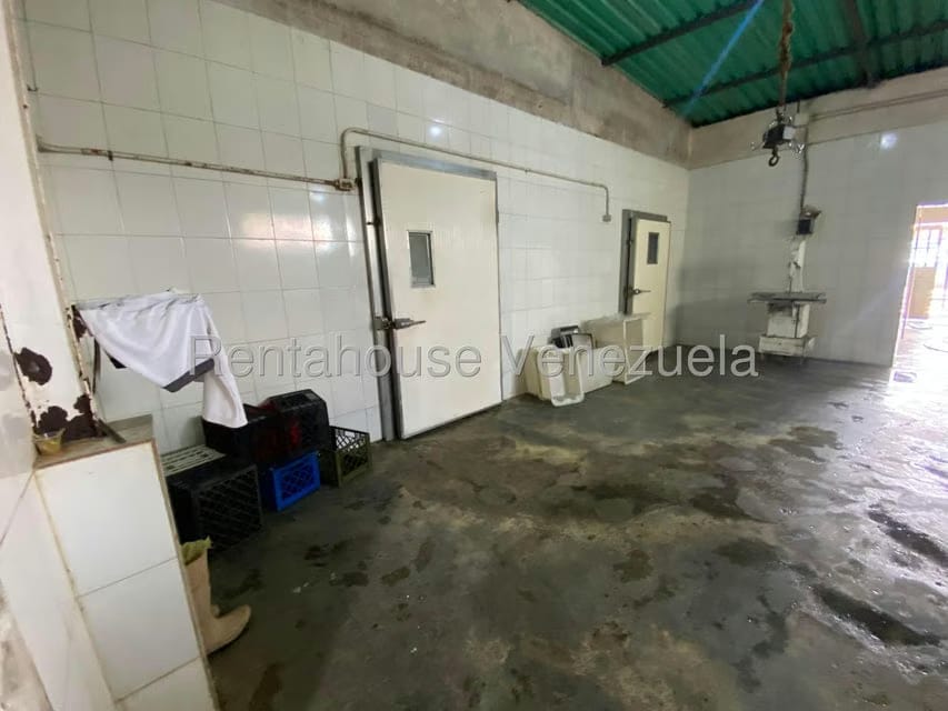 Comercial (Local Comercial) en Venta en La Raiza, Miranda - 10