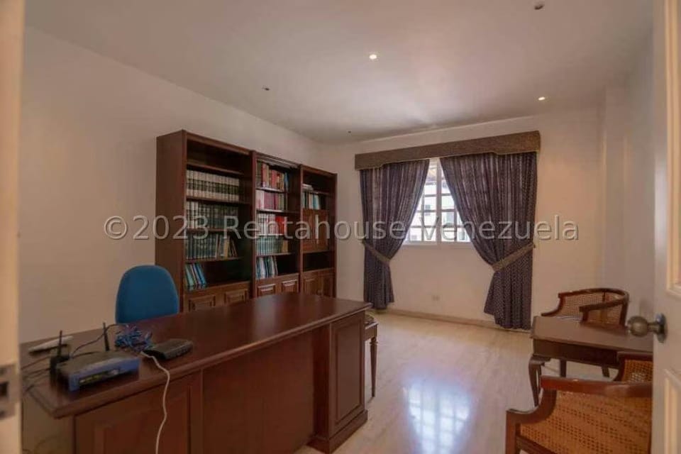 Casa (Multipes Niveles) en Venta en Prados del Este, Distrito Metropolitano - 12