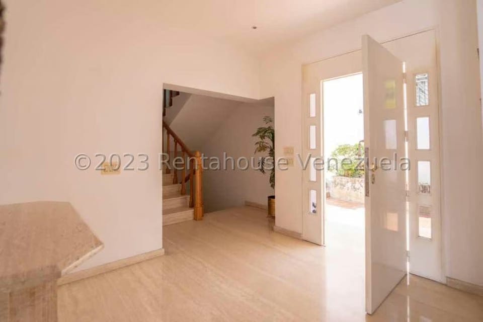 Casa (Multipes Niveles) en Venta en Prados del Este, Distrito Metropolitano - 14
