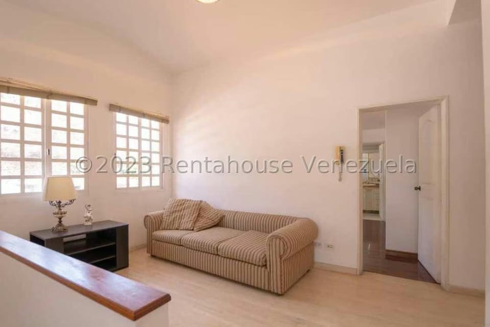 Casa (Multipes Niveles) en Venta en Prados del Este, Distrito Metropolitano - 16