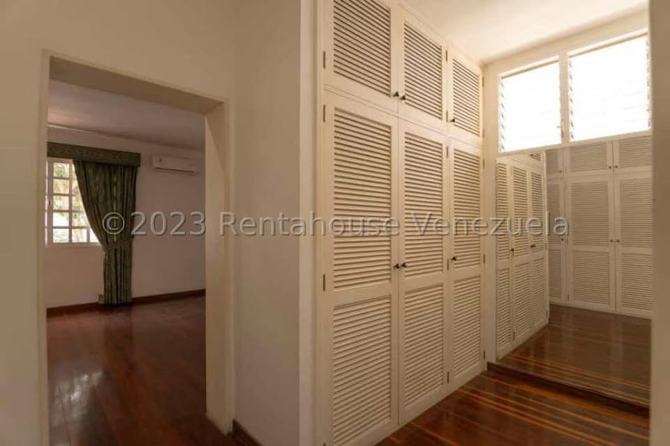Casa (Multipes Niveles) en Venta en Prados del Este, Distrito Metropolitano - 23
