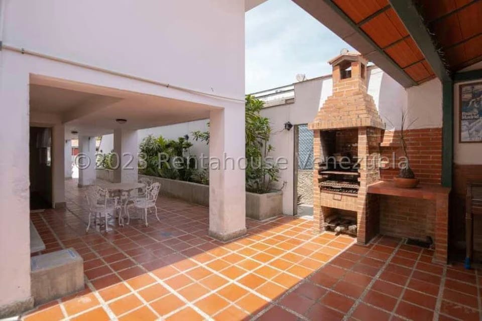 Casa (Multipes Niveles) en Venta en Prados del Este, Distrito Metropolitano - 25